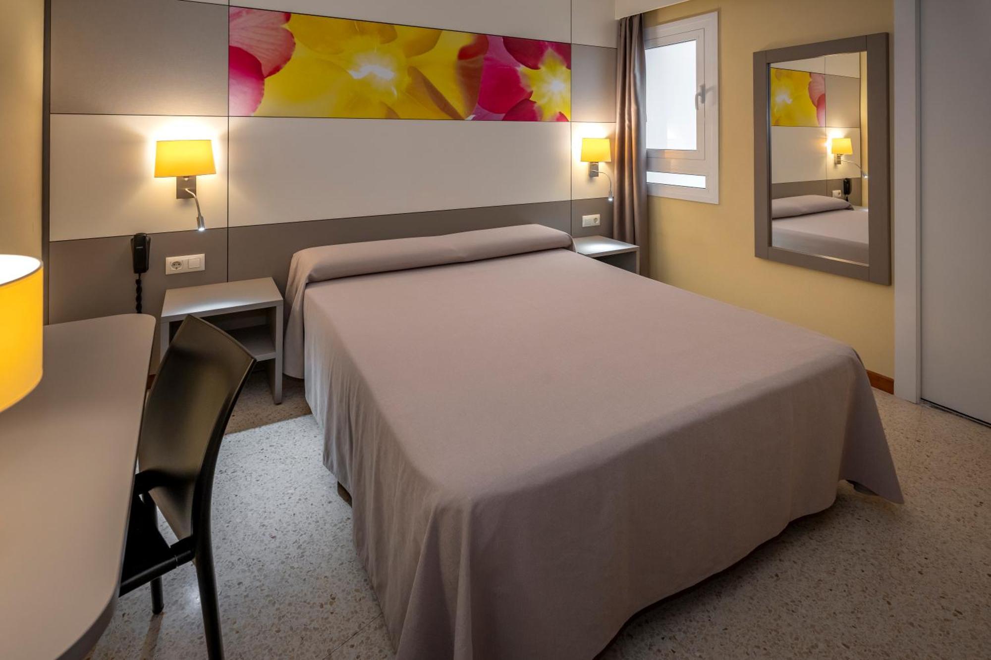Hotel Sabiote ピネダ・デ・マール エクステリア 写真